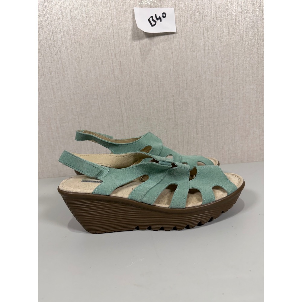 Skechers Memory Foam Open Toe Mint Womens Size 7 Wedge‎ Suede Sandals